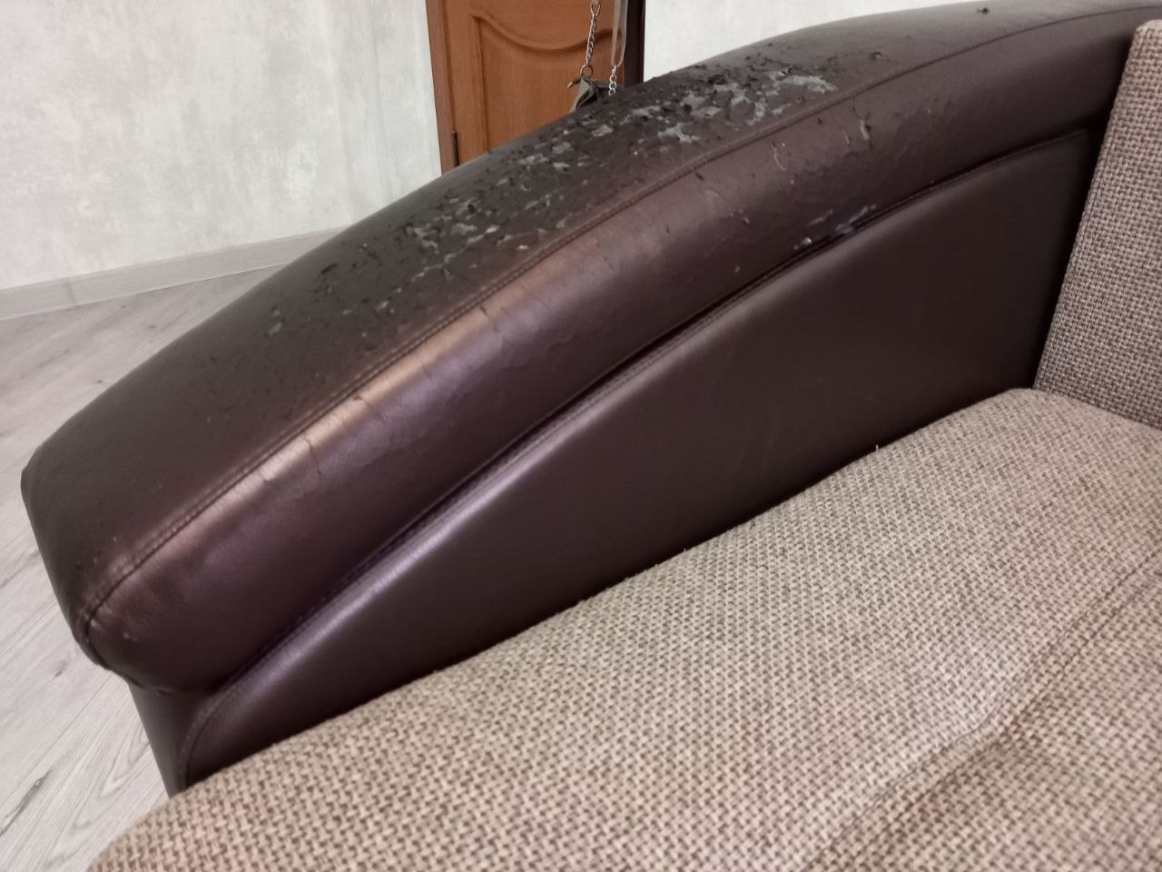 Перетяжка подлокотников →